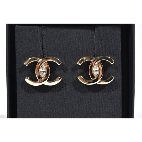 Chanel 23S Gold Crystal Interlocking CC Logo Classic Drop Statement Stud Earring - Picture 5 of 11